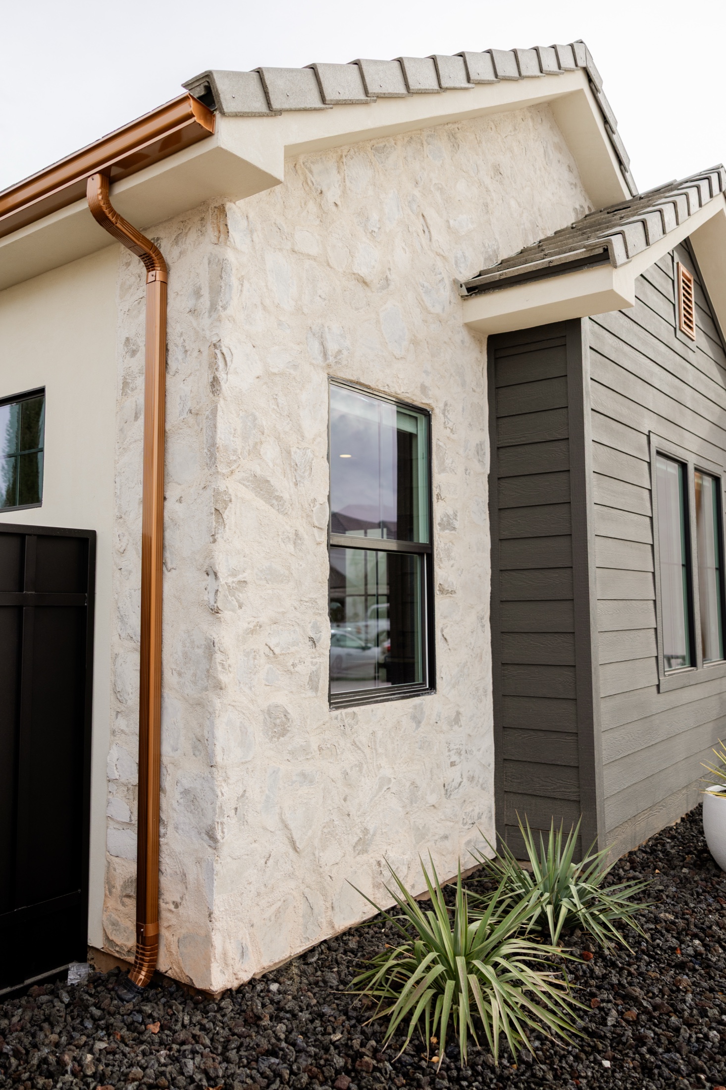 Washington Casita — Corner Elevation