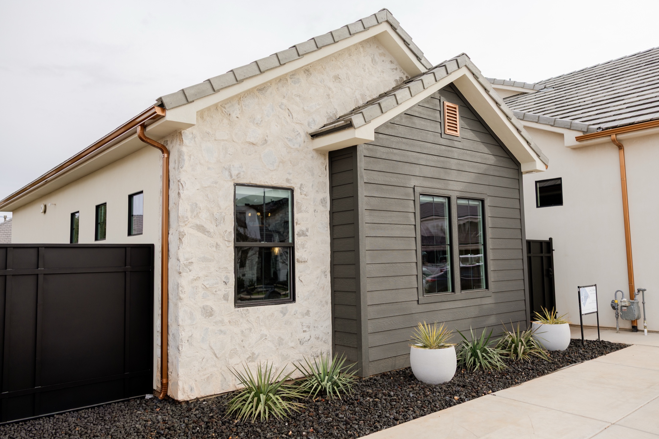 Washington Casita — Side Exterior